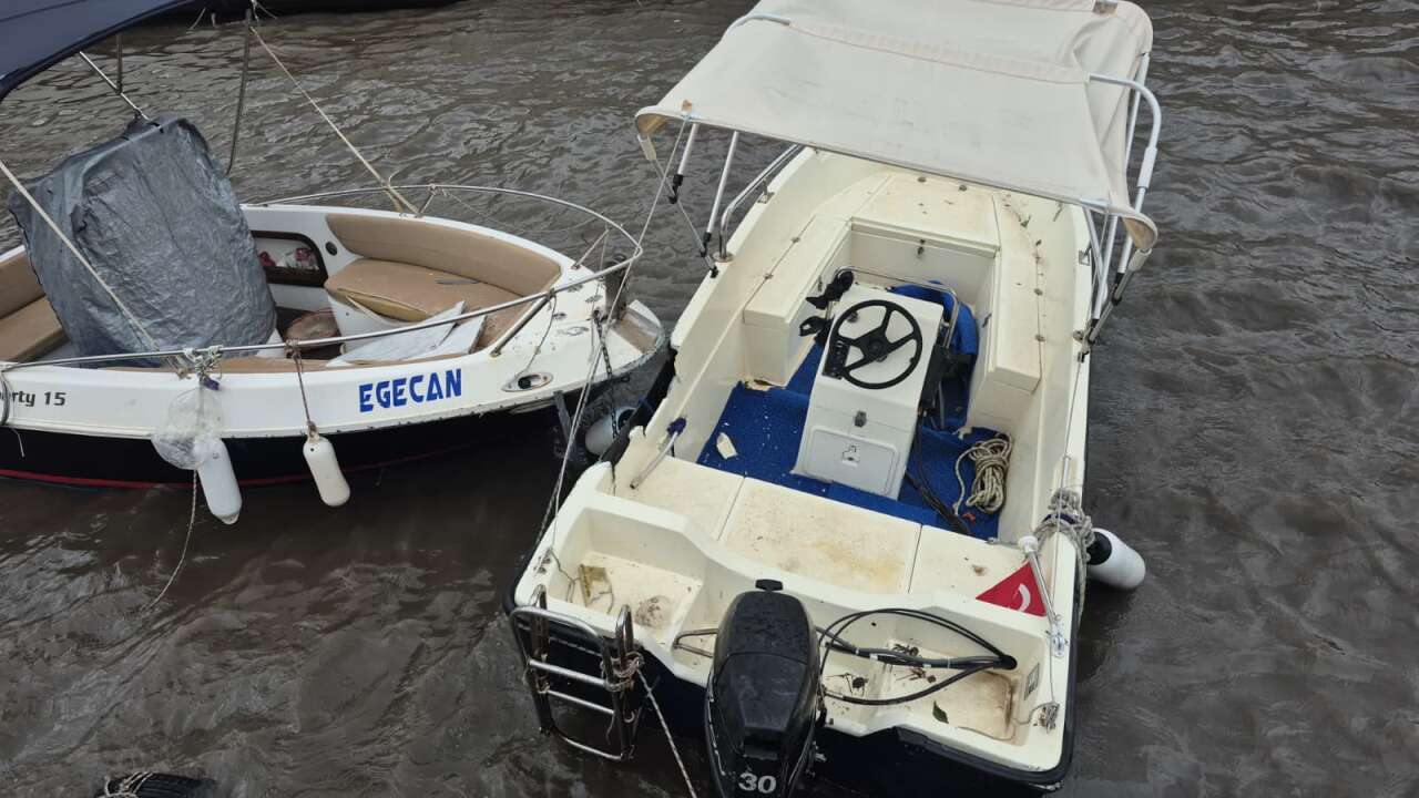 Fırtına Turizm Cenneti Bodrum’u Vurdu: Yelkenli Karaya Oturdu, Tekneler Çarpıştı 5